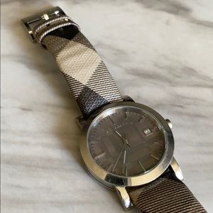 Unisex Burberry watch